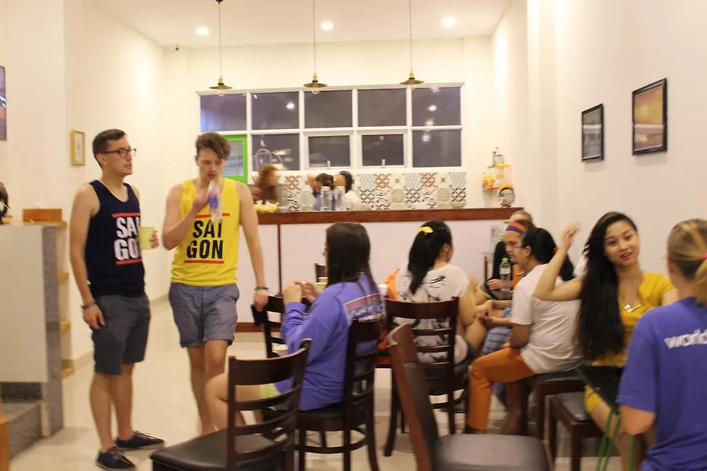Glocal Beachside Hostel Da Nang