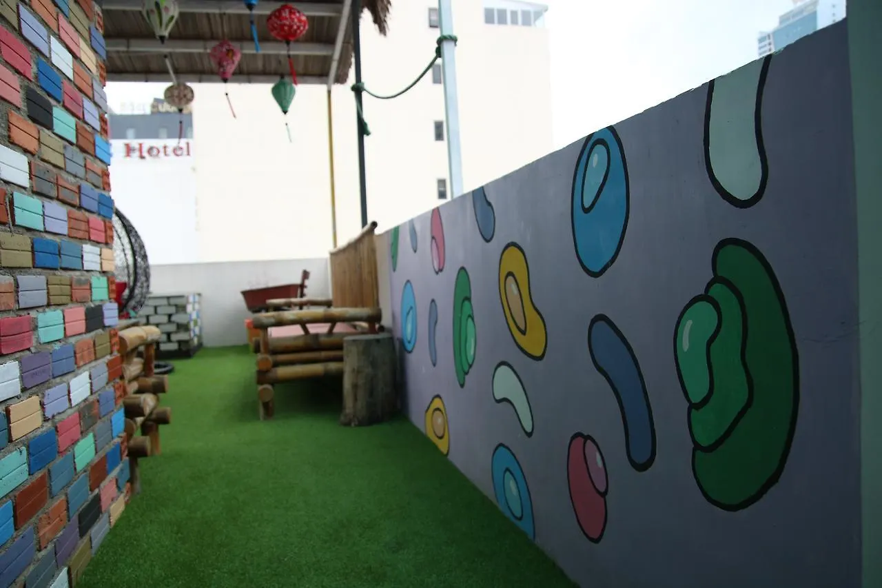 Glocal Beachside Hostel Da Nang