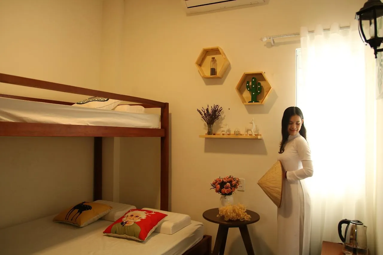 Glocal Beachside Hostel Da Nang 0*,  Vietnam